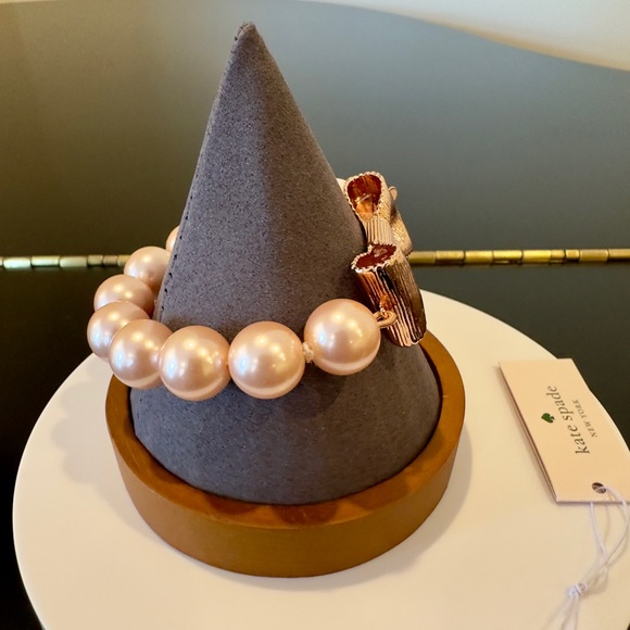 NWT Luxury authentic Minimalist Kate Spade chunky pearl bow statement bracelet - Picture 9 of 17